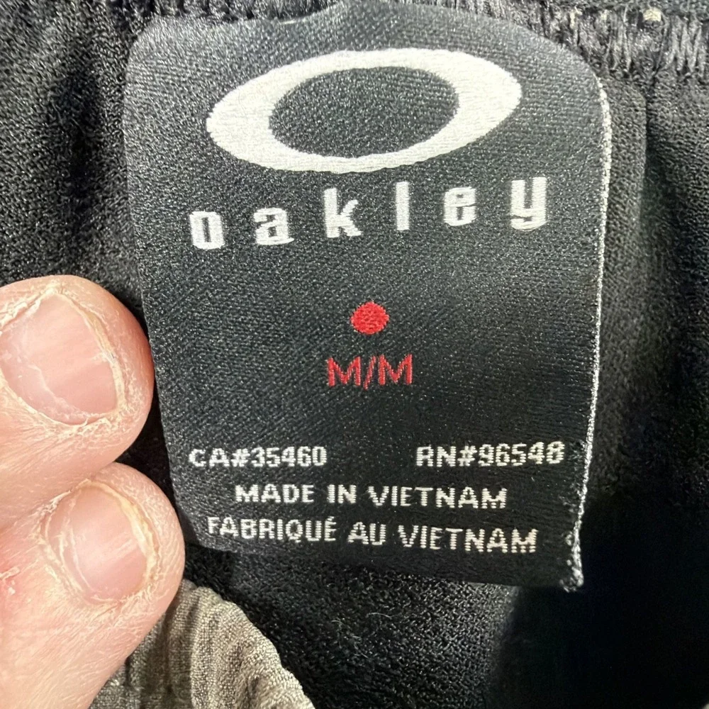 Oakley gray black